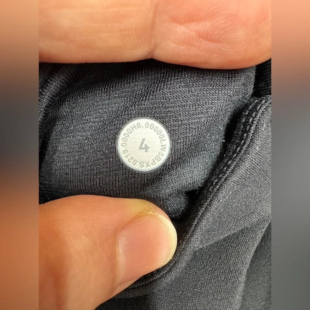 Lululemon. Elegant Black Cropped Women's Pants